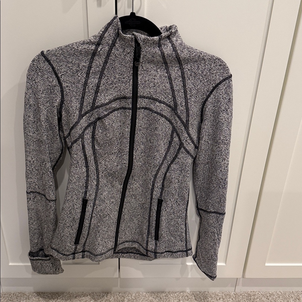 lululemon Black and White Define Jacket. Never worn. Like New. Size 6